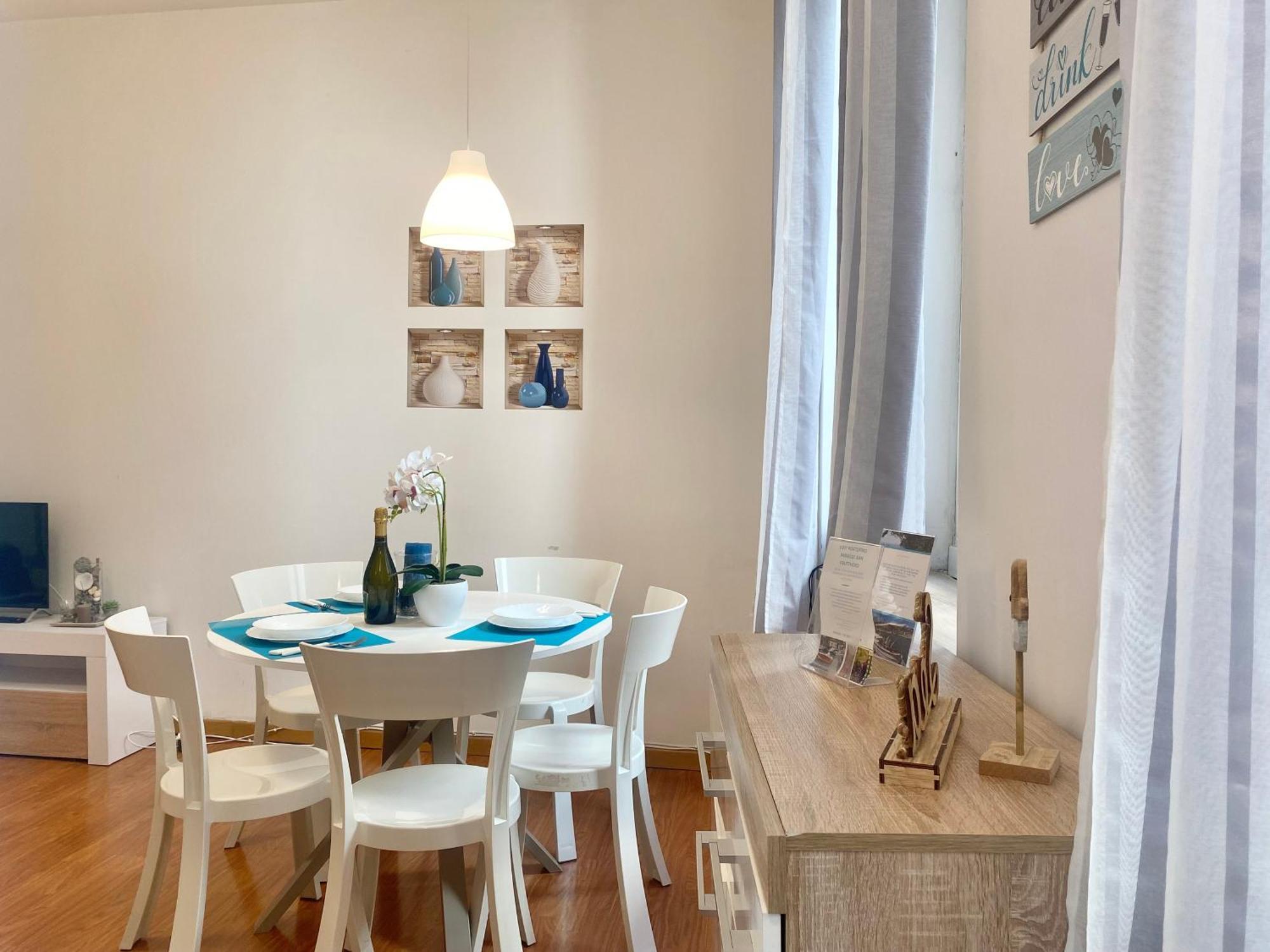 Mazzini 12, Elegant Central Apartment With Free Private Garage 800 M, Air Conditioning, Wi-Fi, Just 100 M From The Public Beach Rapallo Exterior photo
