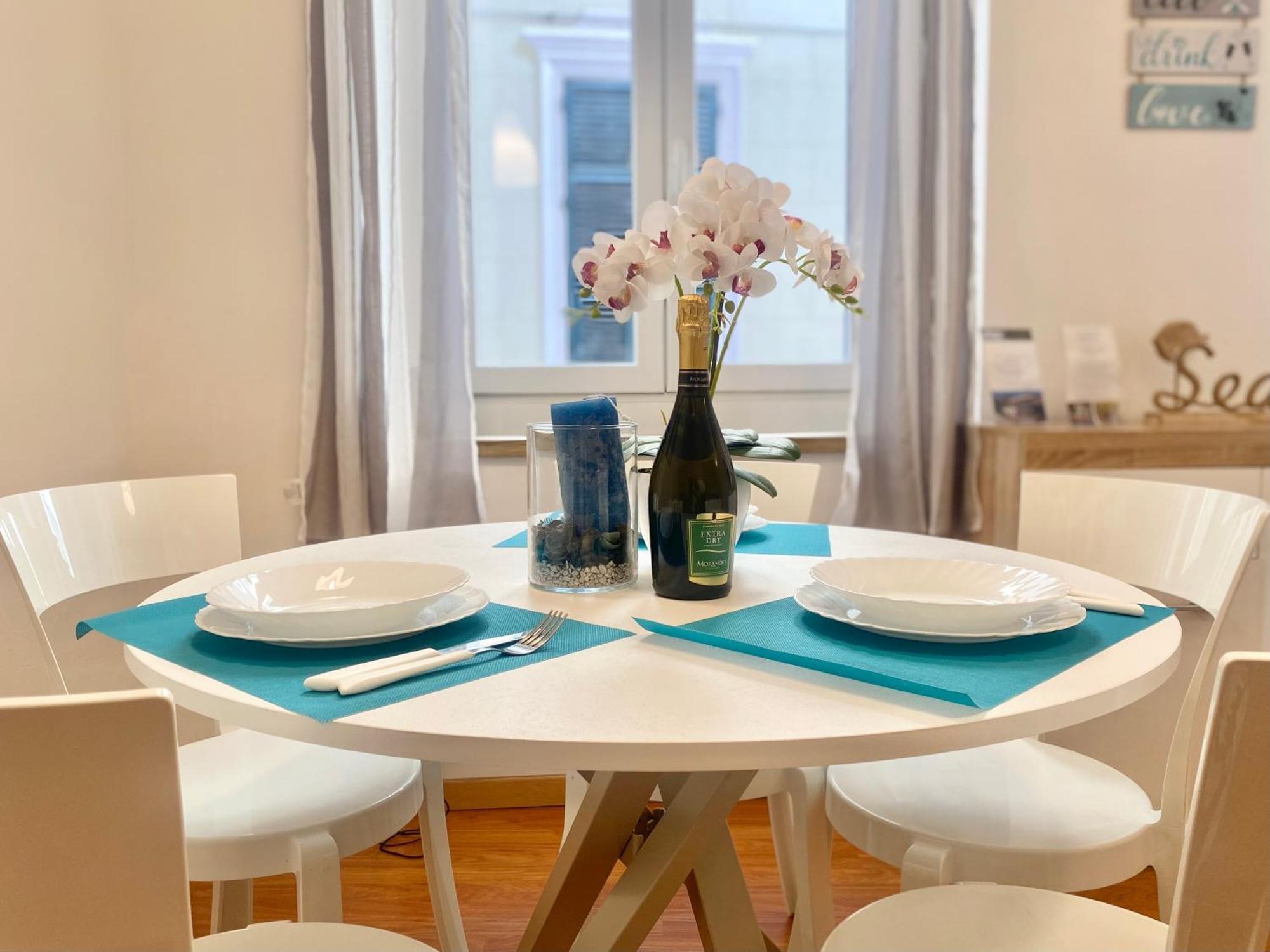 Mazzini 12, Elegant Central Apartment With Free Private Garage 800 M, Air Conditioning, Wi-Fi, Just 100 M From The Public Beach Rapallo Exterior photo